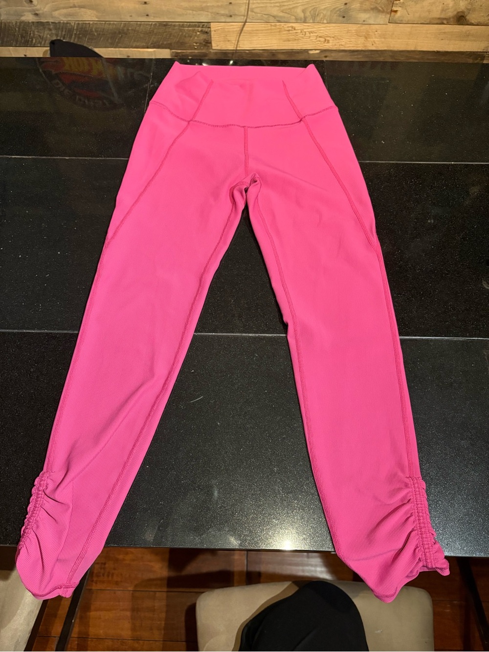 Wilo the Label Hot Pink Leggings with Ruched Ankles size S
